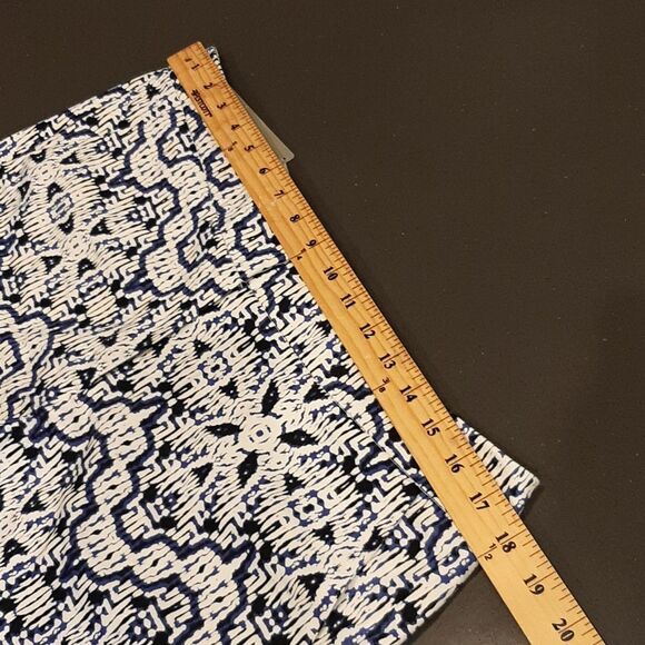 Kenar White Shorts with Blue Print - Picture 8 of 11